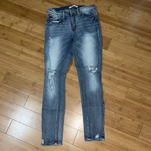 Kancan skinny jeans light to medium wash!